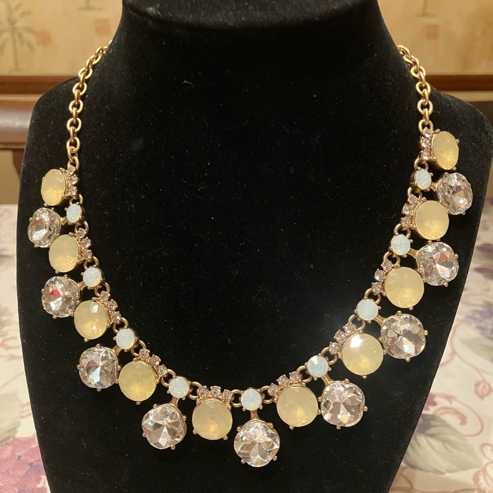 J.CREW Gold and Citrine colored Necklace with large Crystals Floral Design - Picture 9 of 12
